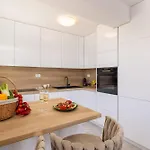 Luxury Seaside Porat With Pool, Sauna And Sea View In Kanica - Rogoznica Zaglavice