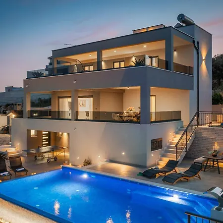 Luxury Seaside Porat With Pool, Sauna And Sea View In Kanica - 빌라 로고즈니차