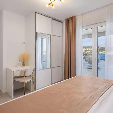 Luxury Seaside Porat With Pool, Sauna And Sea View In Kanica -