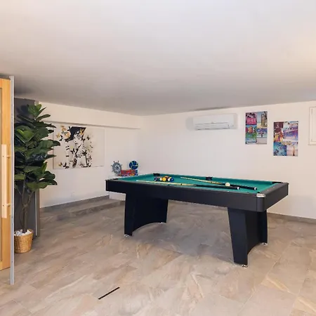 빌라 Luxury Seaside Porat With Pool, Sauna And Sea View In Kanica -