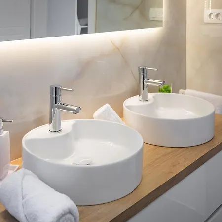 Luxury Seaside Porat With Pool, Sauna And Sea View In Kanica -