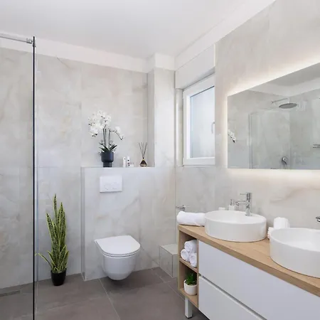빌라 Luxury Seaside Porat With Pool, Sauna And Sea View In Kanica -