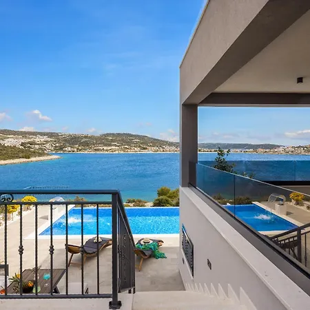 Luxury Seaside Porat With Pool, Sauna And Sea View In Kanica - 빌라