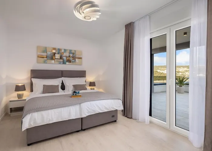 וילה Private Seaside Porat In Ostricka Luka, Kanica, Rogoznica With Pool